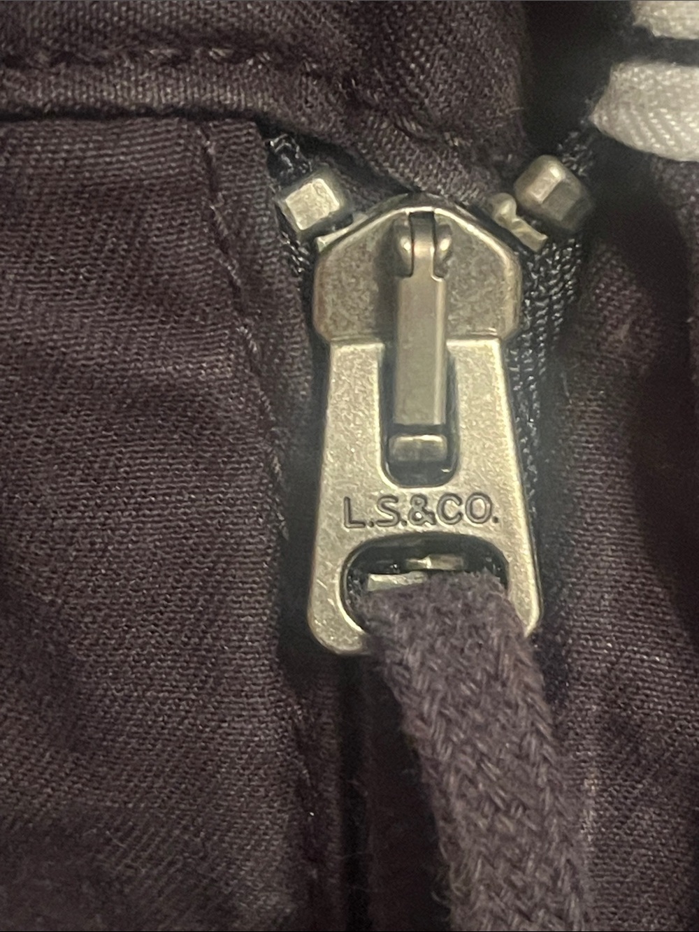 Levi's Black Cargo Shorts with Multi-Pocket Design - Picture 7 of 10